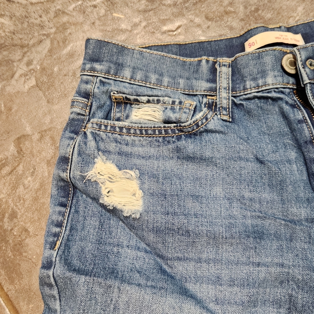 SO Women's Distressed High Rise  Mom Blue Jean. - Picture 4 of 10